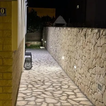 Split- Stobrec Neu Lässig & Stilvoll Split